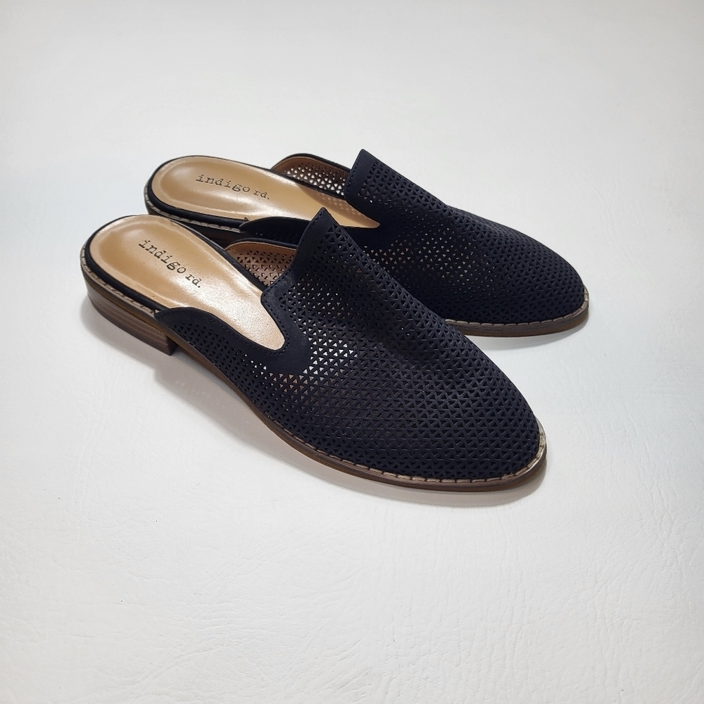 Indigo Rd Black Slip On Perforated Mules Flats New Without Box Size 7 - Picture 2 of 7